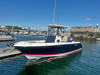 Pursuit C 238 Center Console Boat