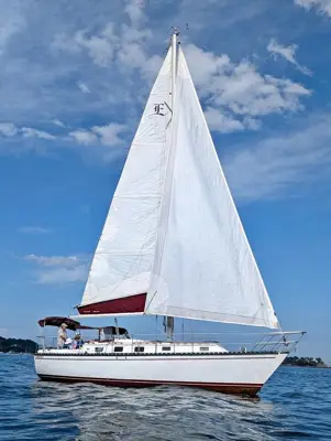 1984 Eandeavour 33' 33 foot sailboat