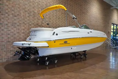 2006 Chaparral 236 sunesta