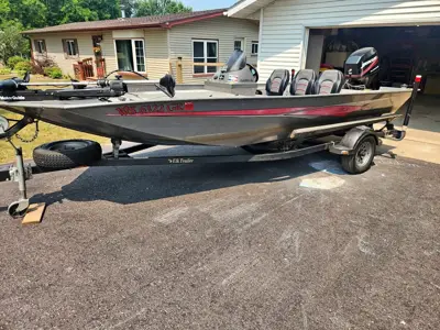 2004 Odyssey bass boat