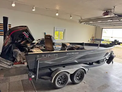 2022 Lund 2075 Pro Guide