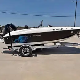 2017 Bayliner E16