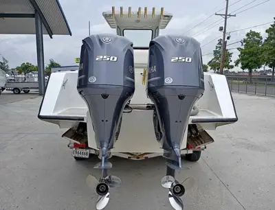 2005 Custom Aluminum 32 Center Console