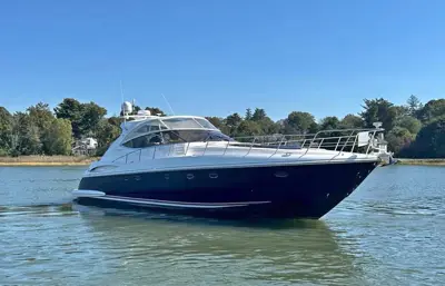 2003 Cruisers Yachts 540 express
