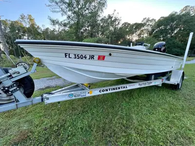 1995 Hewes Redfisher 18