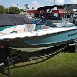 2025 MasterCraft XT25