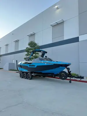 2022 Malibu M240