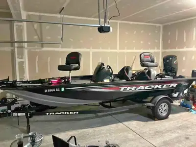 2026 Tracker Pro Team 175