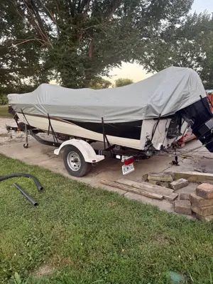 2004 Crestliner 1850 Fishhawk