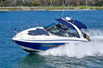 2014 Regal 32 Express