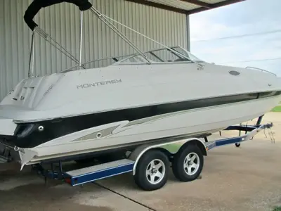 2002 Monterey Explorer 240