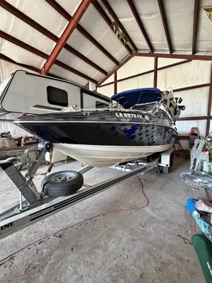 2005 Chaparral Mercruiser V8 with Custom Aluminum Wakeboard Tower