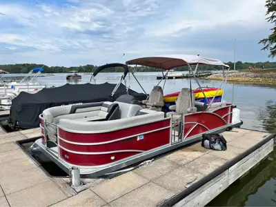 SunCatcher Viaggio Pontoon Boat