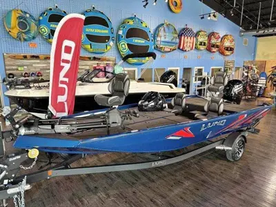 2026 LUND 1875 renegade bass boat