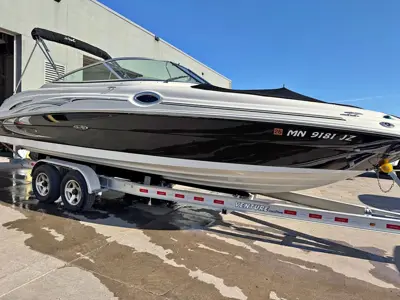 2005 Sea Ray sundeck
