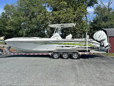 2019 Glasstream 328 scx