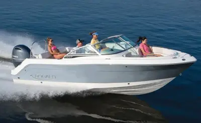 2020 Robalo r227 dual console