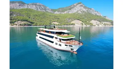 52.1m LIMITLESS Commercial Cruise Motor Yacht – 13 Cabins