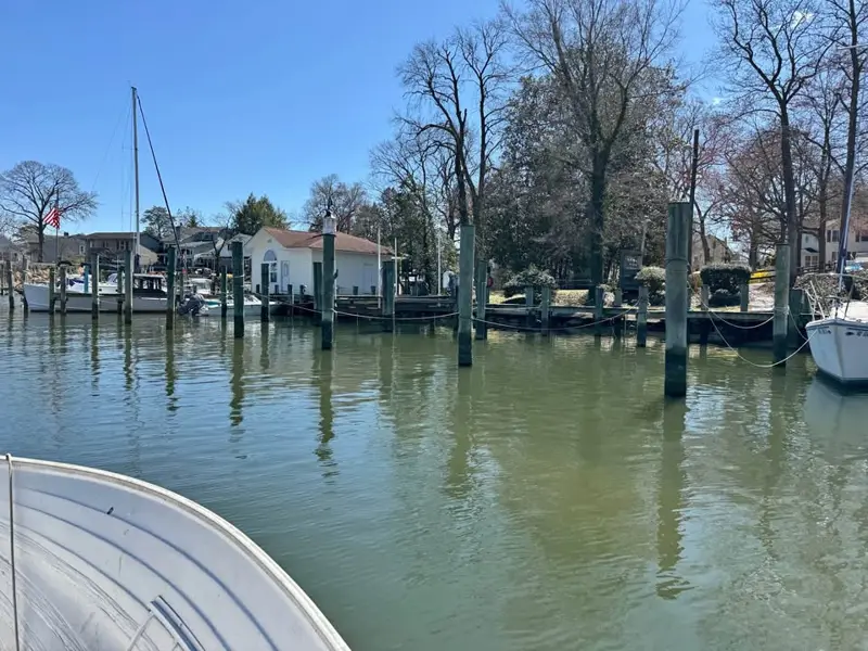 Boat slip / up to 40 foot boat