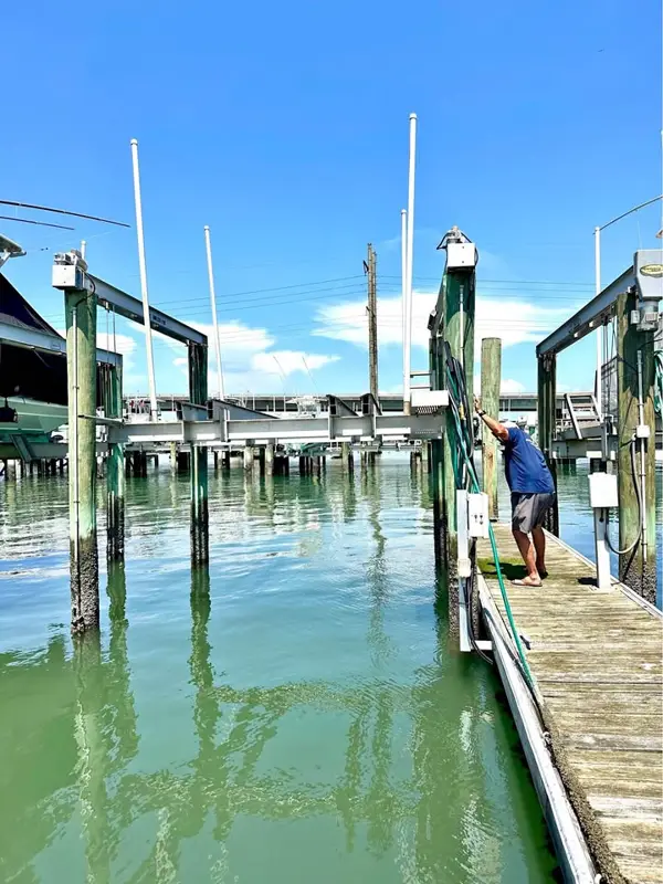 Boat Slip w/ lift for Rent