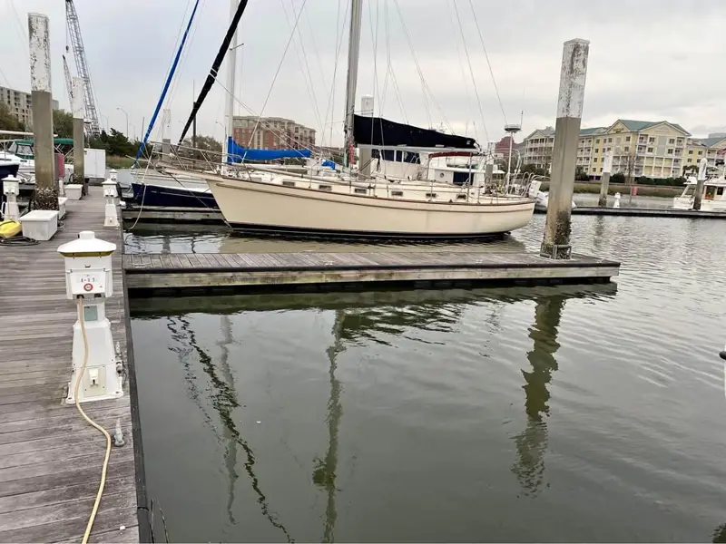 35’ Boat slip for RENT