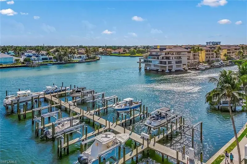 Boat Slip with Lift