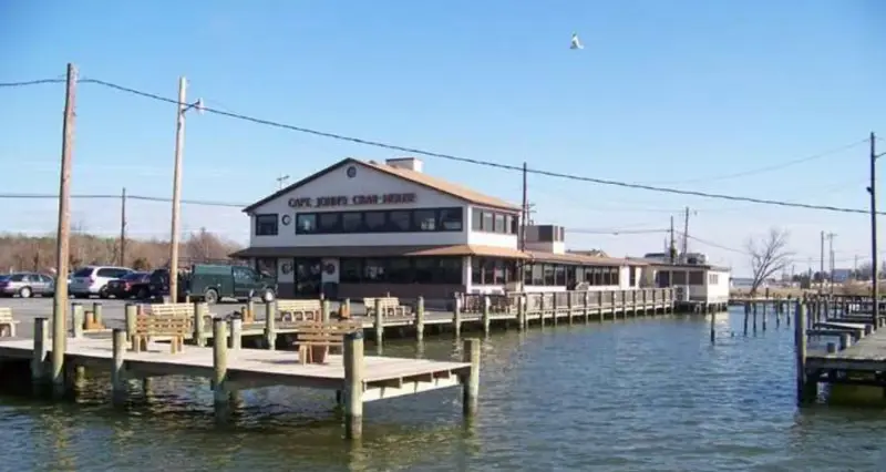 Captain John's Crabhouse and Marina