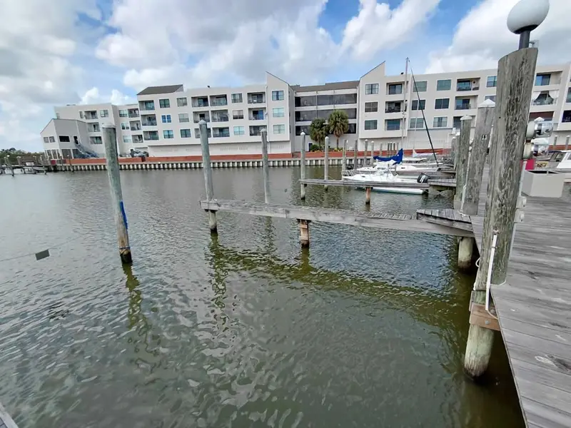28' Boat slip for rent or sale on Clear Lake
