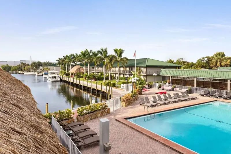 60' Seawall boat slip at the Ramada by Wyndham Sarasota Waterfront NO LIVEABOARDS PLS