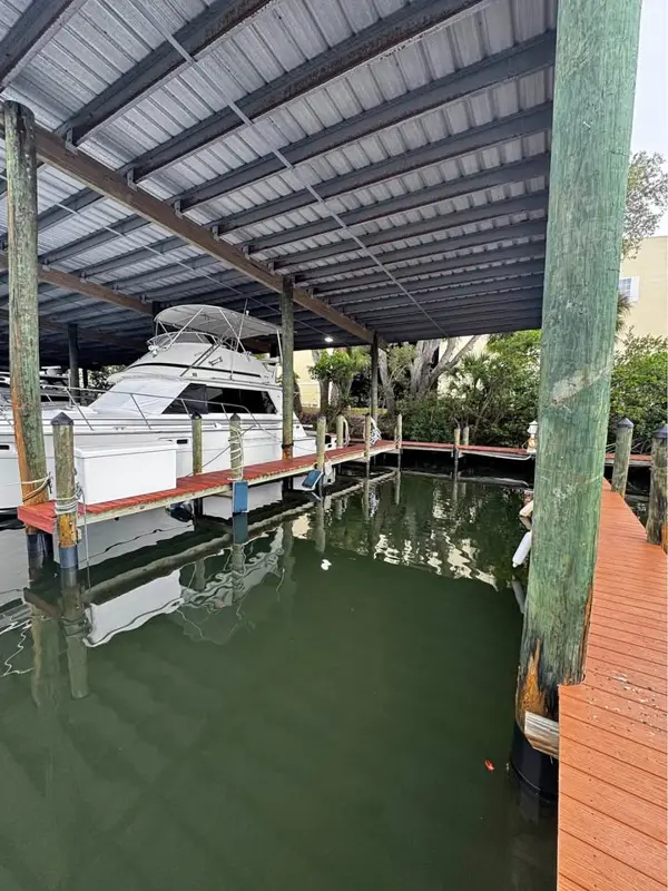 Covered 50x16ft boat slip
