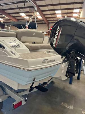 2022 Crownline E-215-XS
