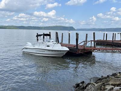 2001 Seaswirl Striper 1851WA