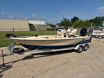 2015 Blue Wave Boat 2400 bay boat 250 Hours