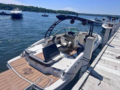 2023 Chaparral 23 Surf