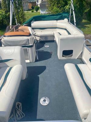 20’ Starcraft Pontoon Boat