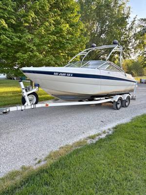 2004 Bayliner 219SD