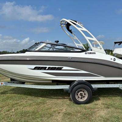 2023 Yamaha Boats AR195