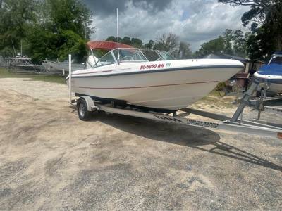 1999 Boston whaler 18’ venture bow rider