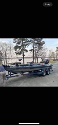 1987 Ranger 390V bass boat