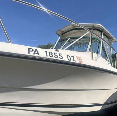 1999 Pursuit 2470 WA