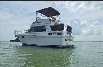 1981 Carver 3007 Aft Cabin