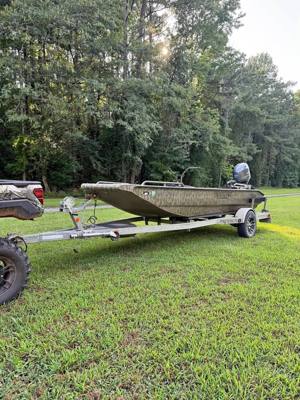 2019 Prodigy 1748 marsh tuff