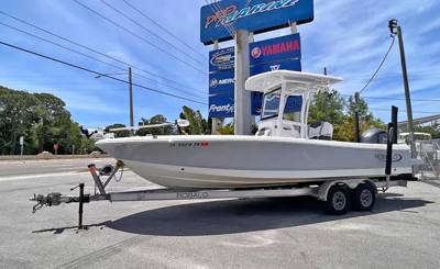 2022 Robalo 246 Cayman