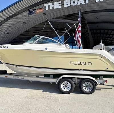 2006 Robalo 227 DC