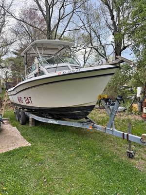 Grady White Trophy 25 with trailer