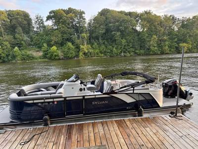 Sylvan S3 Tritoon Boat