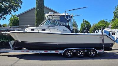 Upgraded Pursuit Offshore 2870 WA with New Repower twin Honda 250 sleeps 4 fishing boat tuna salmon