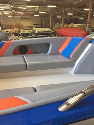 Shockwave deck boat 2017