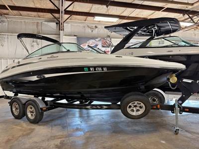 2012 Sea Ray 220SD 22' Deck Boat