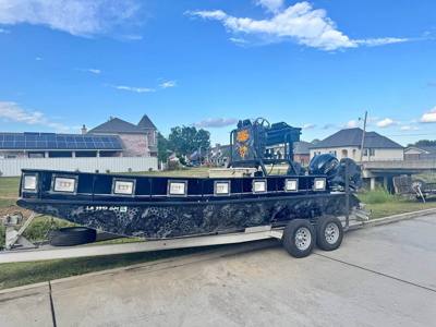 Bowfishing boat